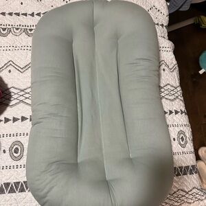 Snuggle me organic lounger